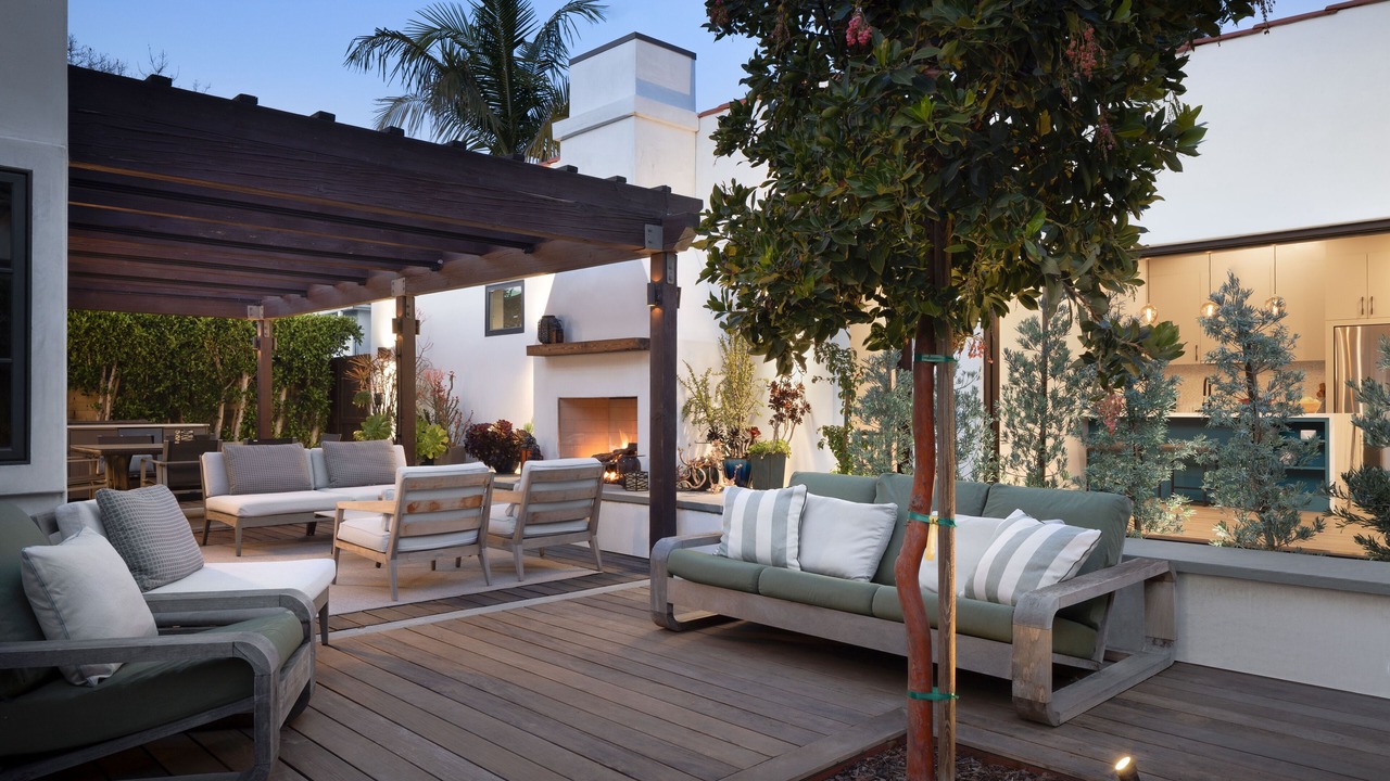 Photo of Patio Balcony in Miracle Mile