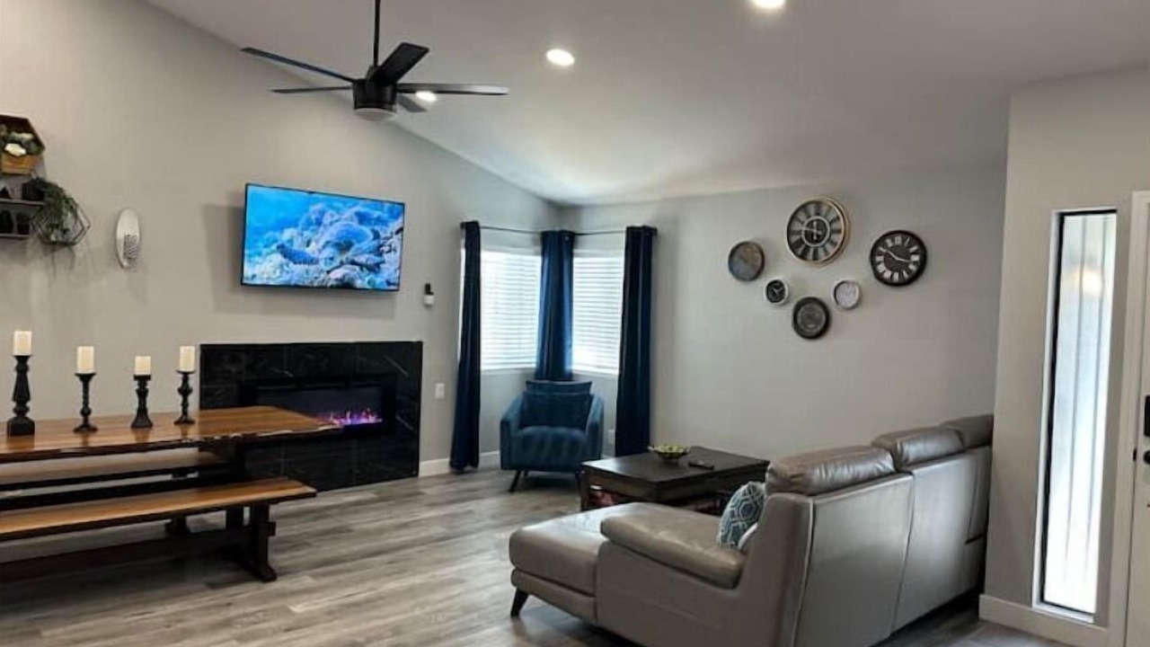 Photo of Livingroom in Spring Valley