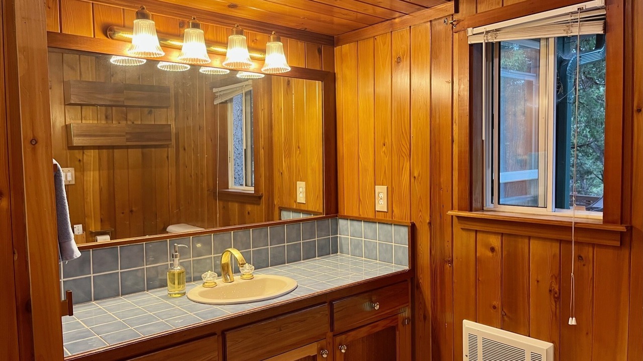 Photo of Bathroom in Pine Cove