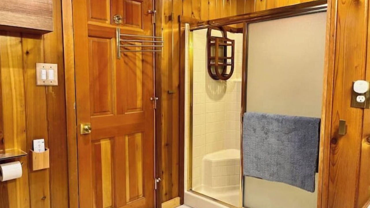 Photo of Bathroom in Pine Cove