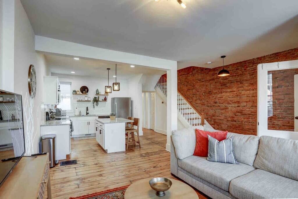 Photo of Livingroom in Historic Downtown Lancaster