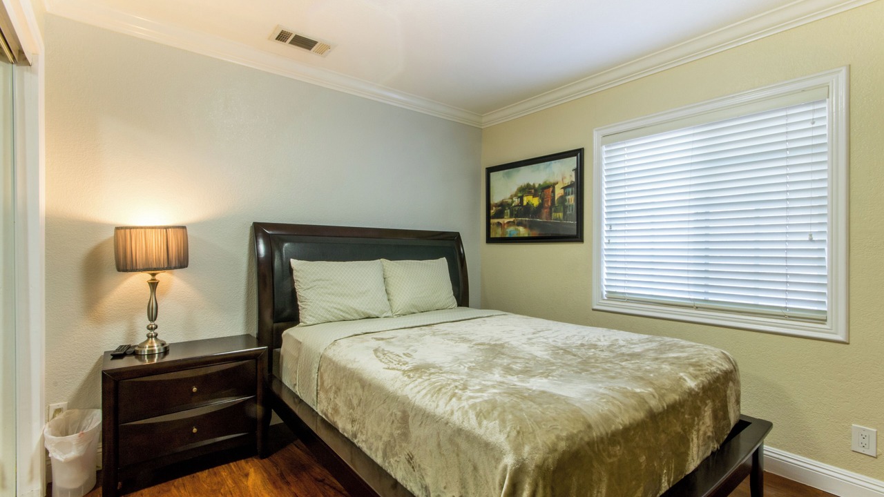 Photo of Bedroom in Sherwood Forest and Thistle Development