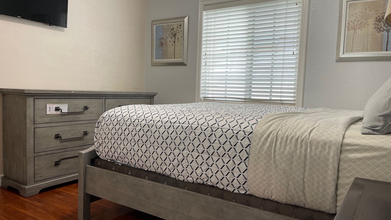 Photo of Bedroom in Sherwood Forest and Thistle Development