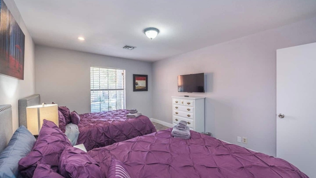 Photo of Bedroom in Enterprise