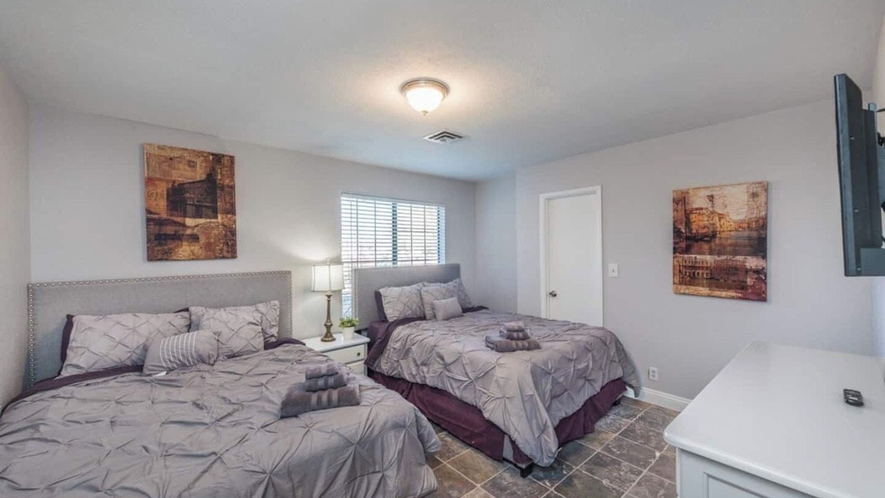 Photo of Bedroom in Enterprise