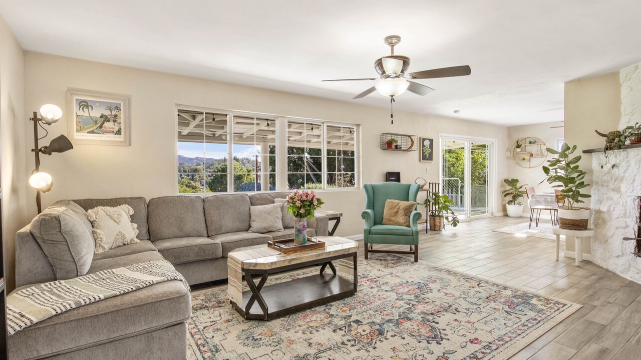 Photo of Livingroom in Vista