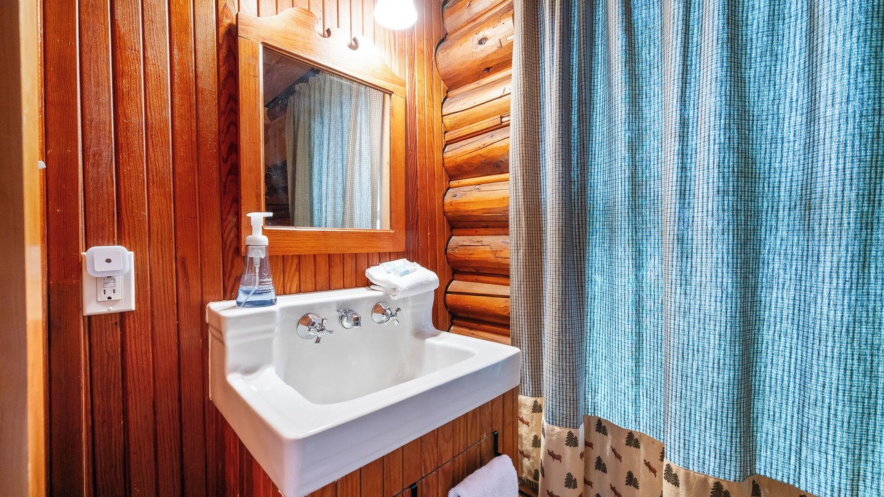 Photo of Bathroom in Oquossoc
