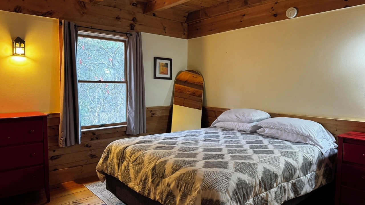 Photo of Bedroom in Caratunk
