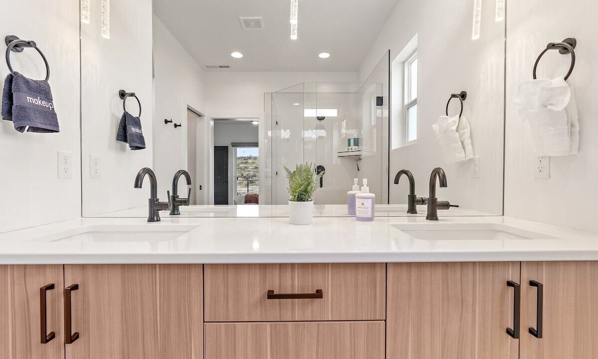 Photo of Bathroom in Garden City