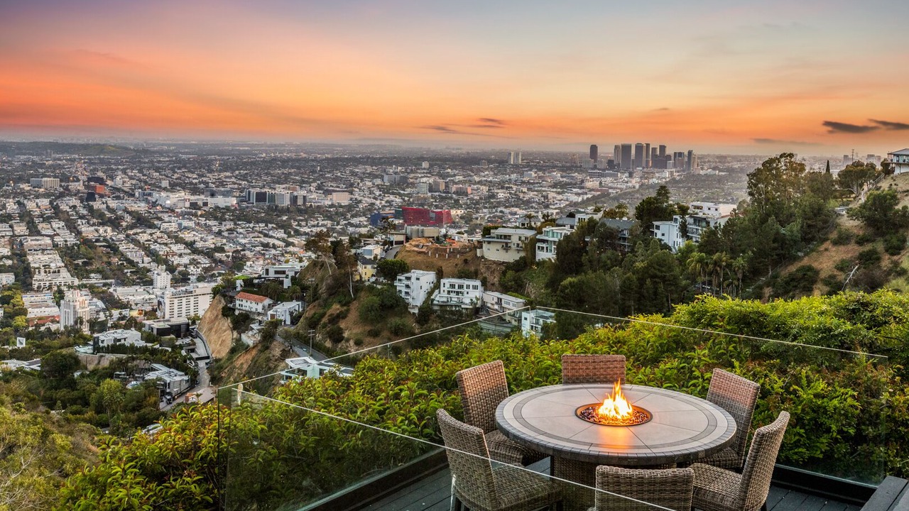Photo of Outdoor in Hollywood Hills West