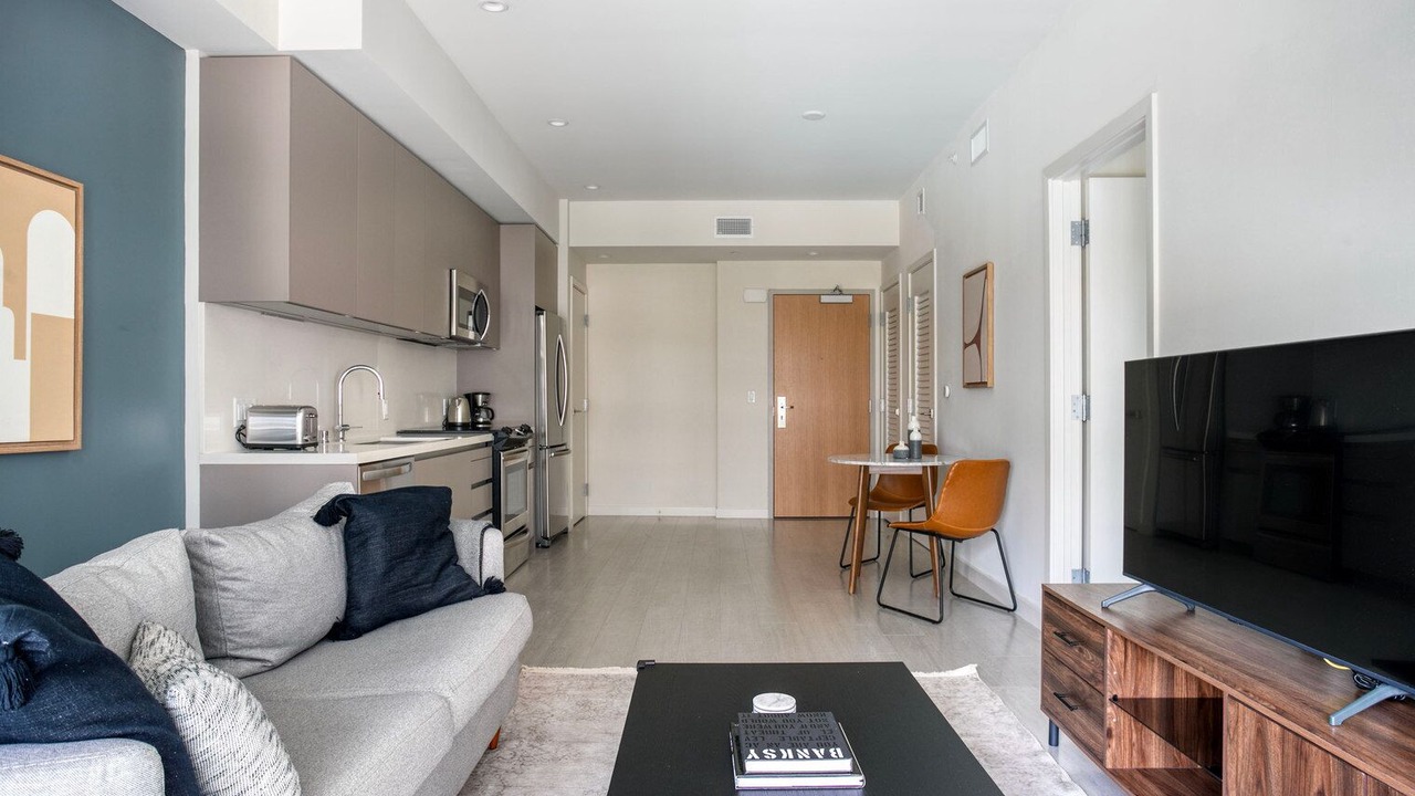Photo of Livingroom in West Los Angeles