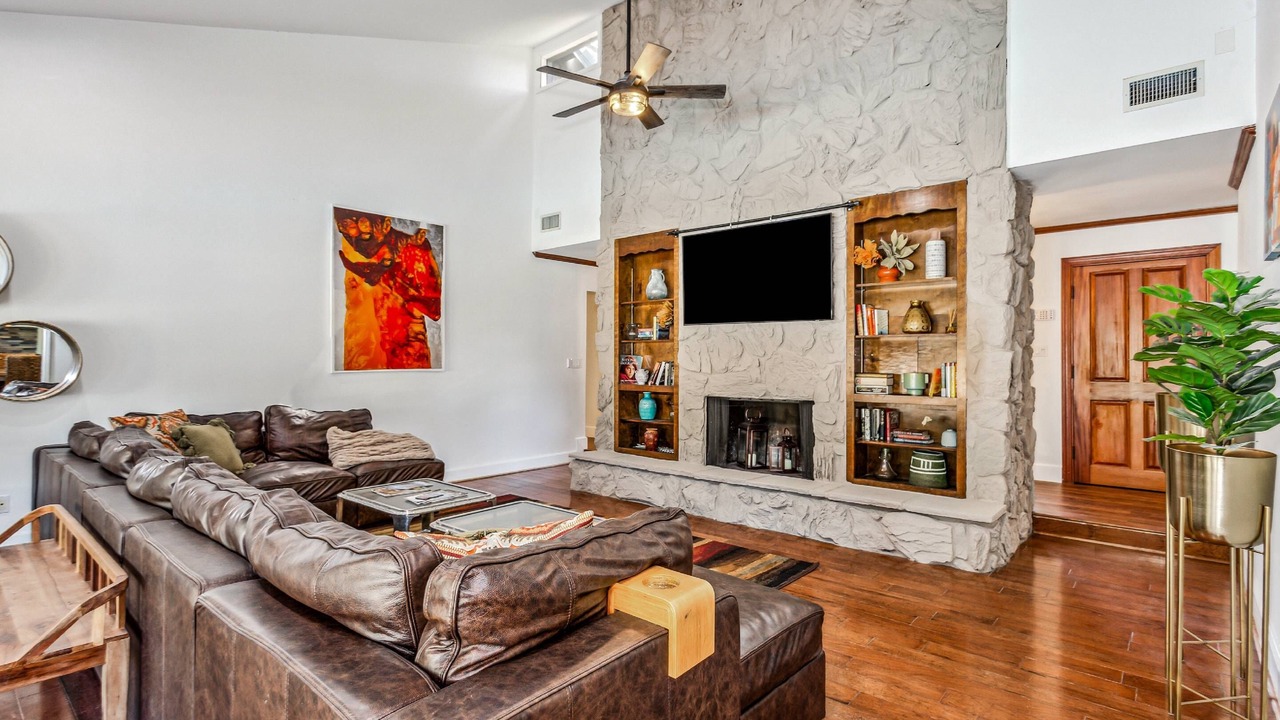 Photo of Livingroom in Northeast Pensacola