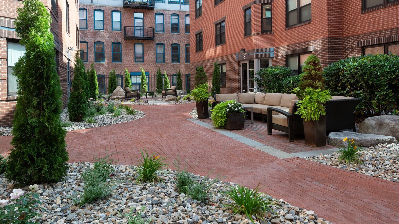Photo of Patio Balcony in Prudential - St. Botolph