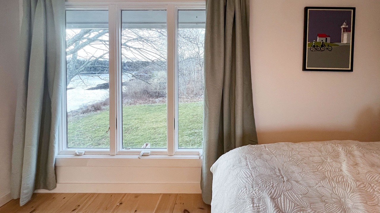 Photo of Bedroom in Mid-Coast and Islands