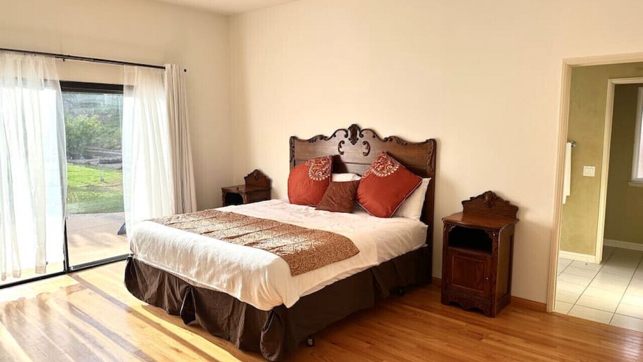 Photo of Bedroom in Lake Hodges