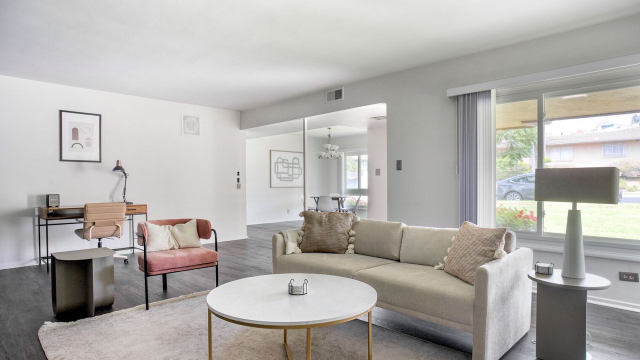 Photo of Livingroom in Ladera Heights