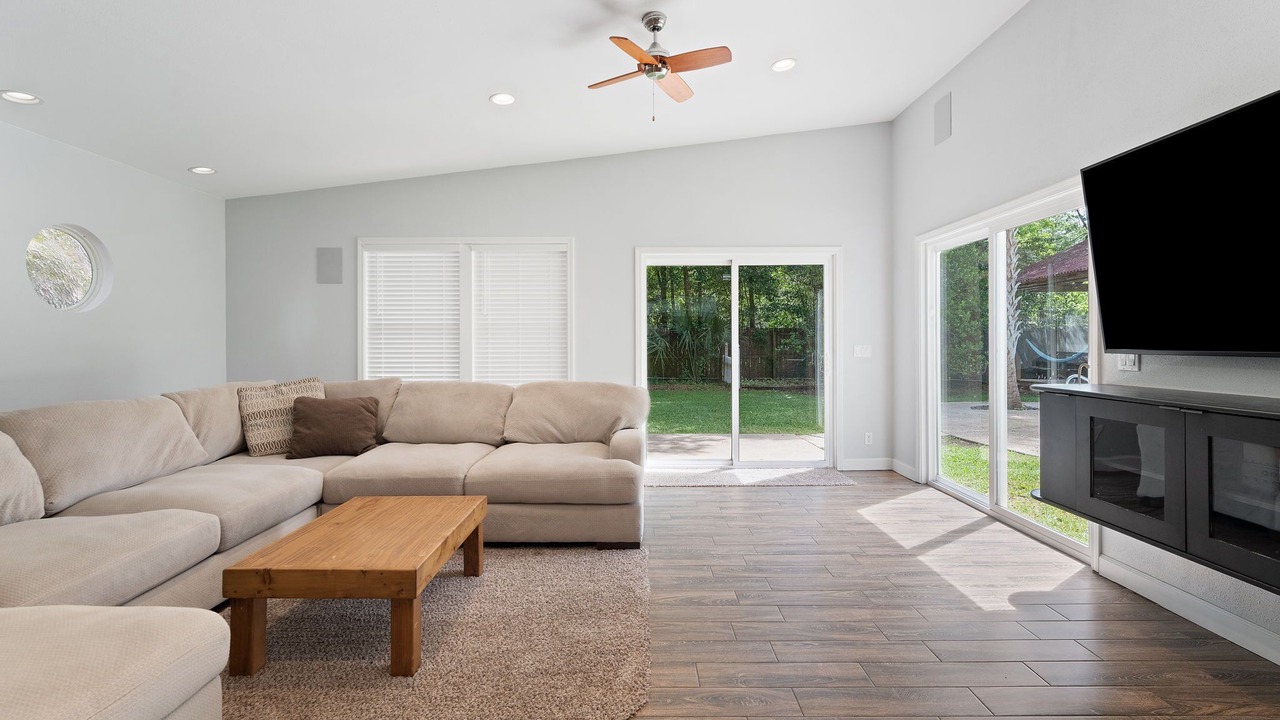 Photo of Livingroom in Northeast Pensacola