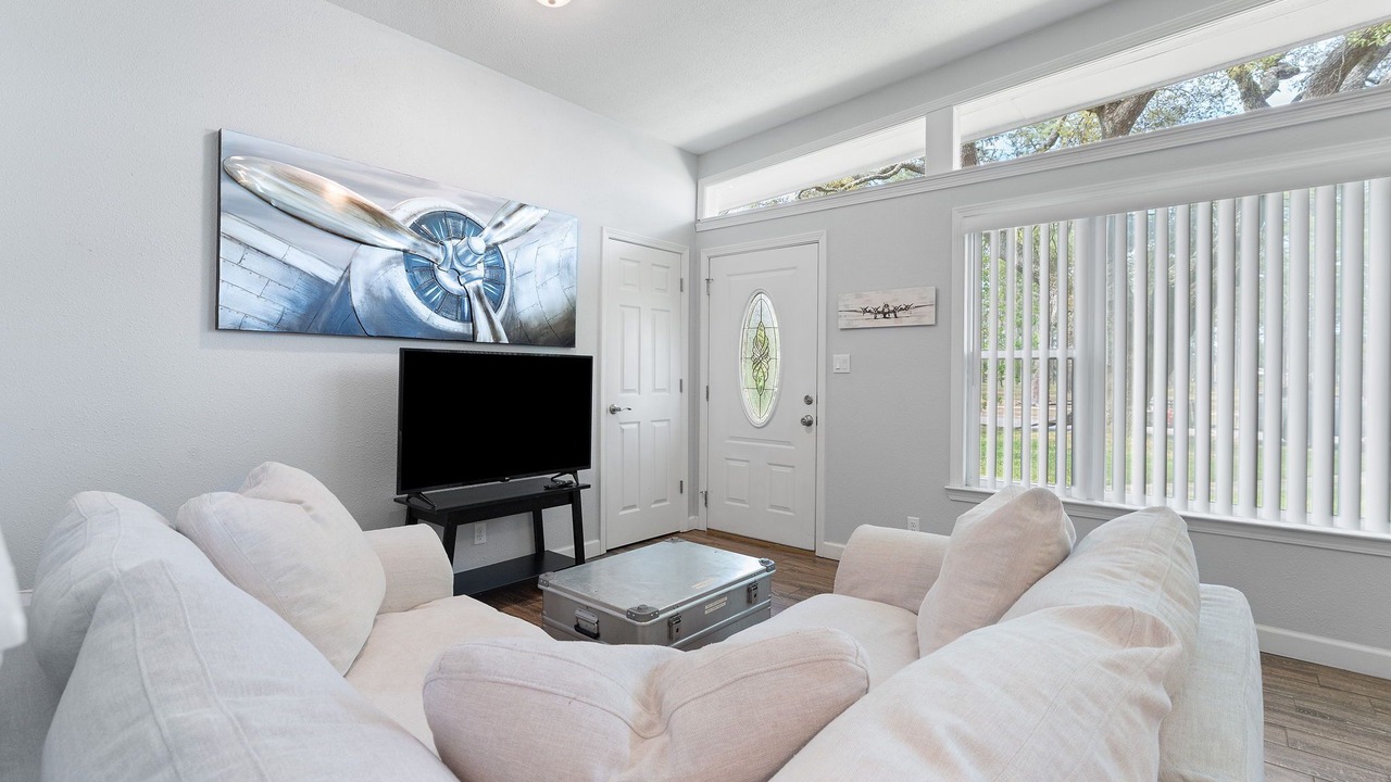 Photo of Livingroom in Northeast Pensacola