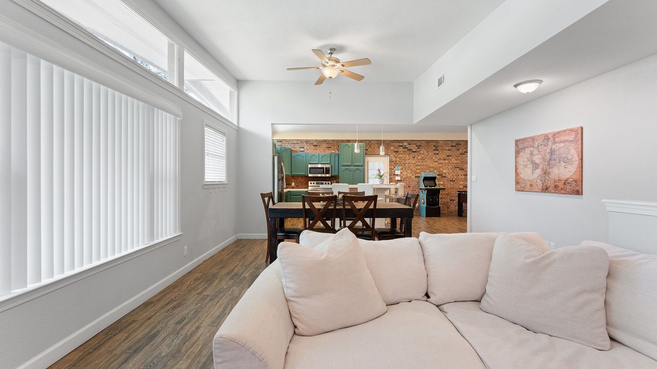 Photo of Livingroom in Northeast Pensacola