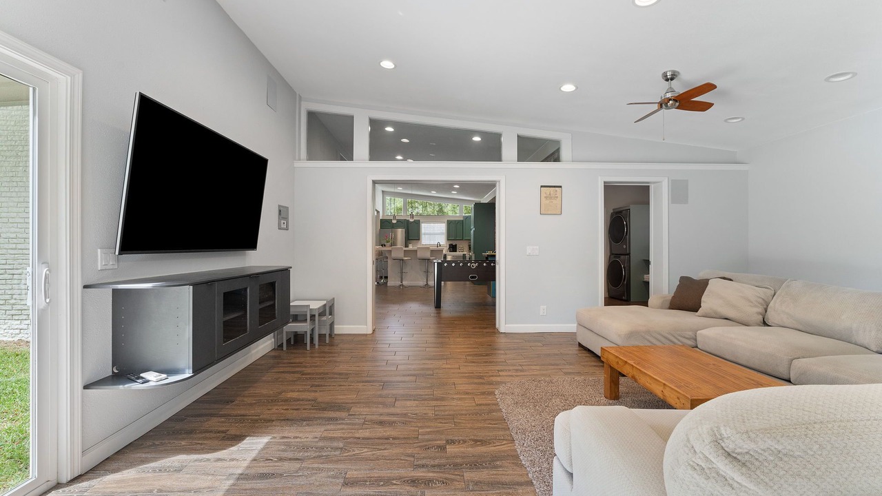Photo of Livingroom in Northeast Pensacola
