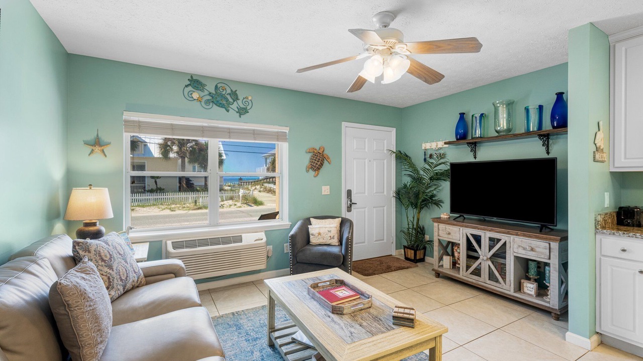 Photo of Livingroom in Biltmore Beach