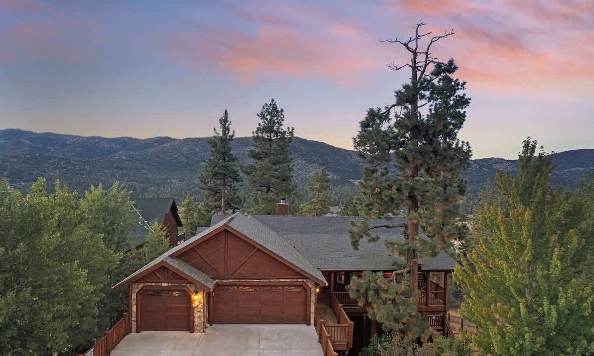 Photo of Outdoor in Castle Glen Estates