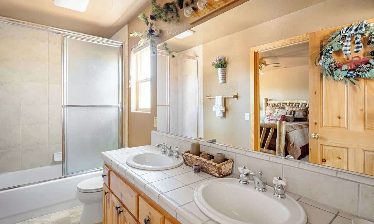 Photo of Bathroom in Castle Glen Estates
