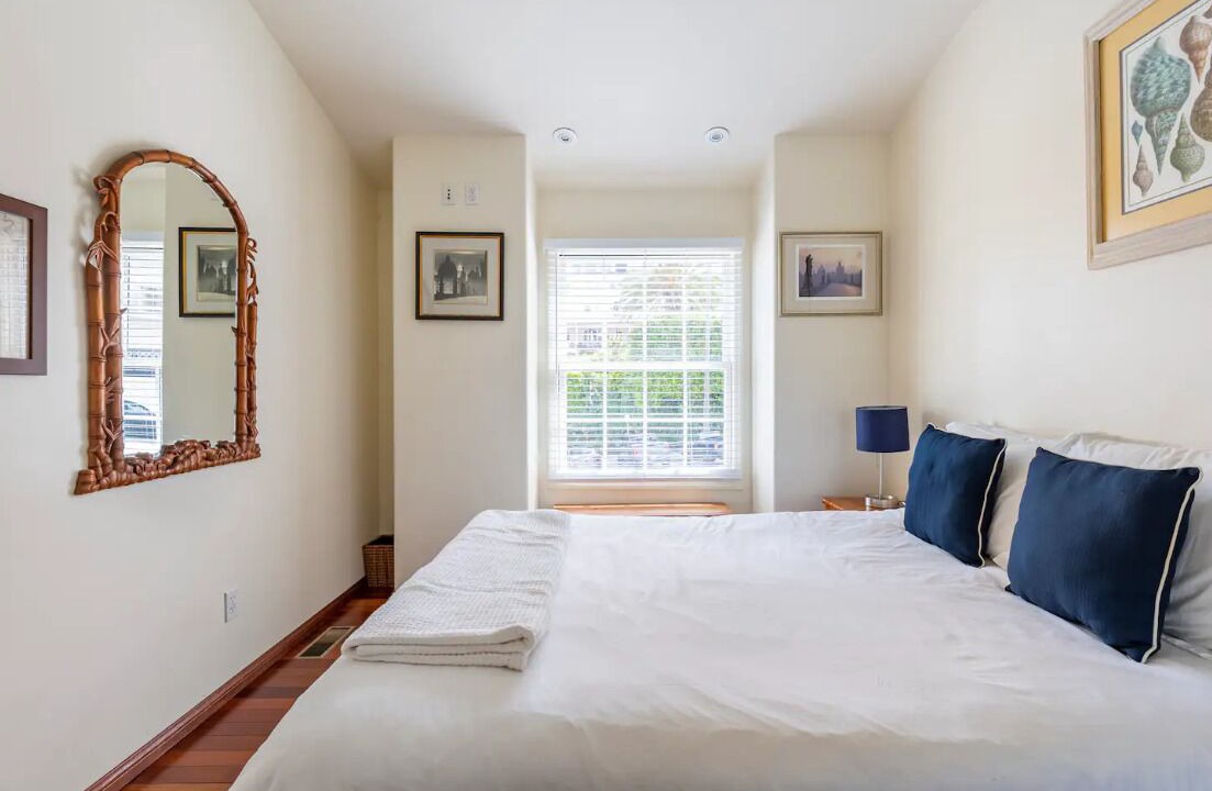 Photo of Bedroom in Village of La Jolla