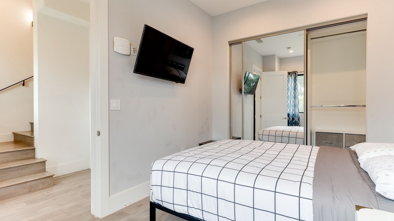 Photo of Bedroom in Mid City
