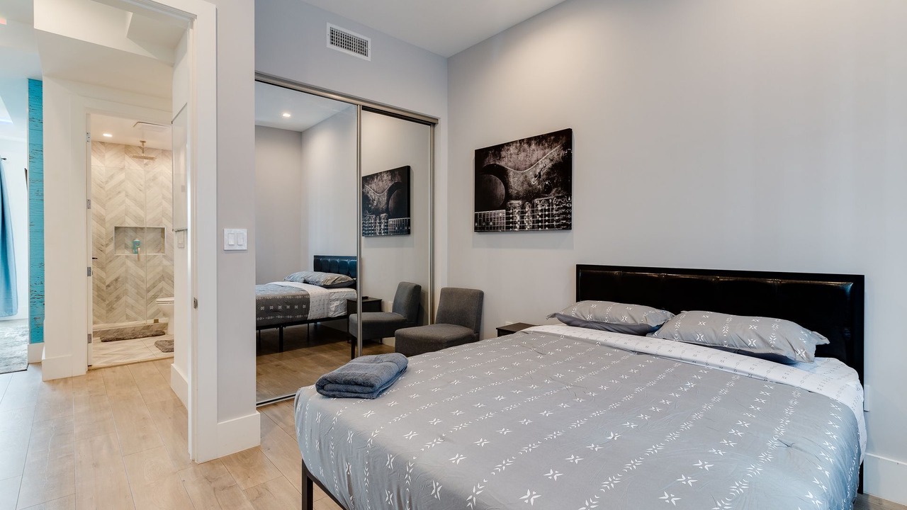 Photo of Bedroom in Mid City