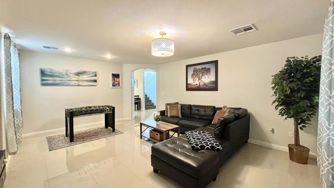 Photo of Livingroom in Rhodes Ranch