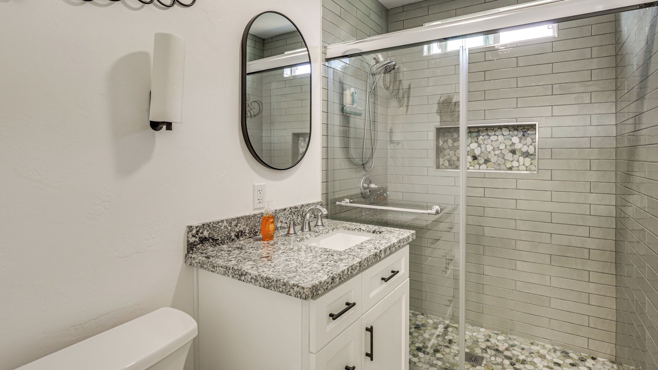 Photo of Bathroom in Lincoln Acres