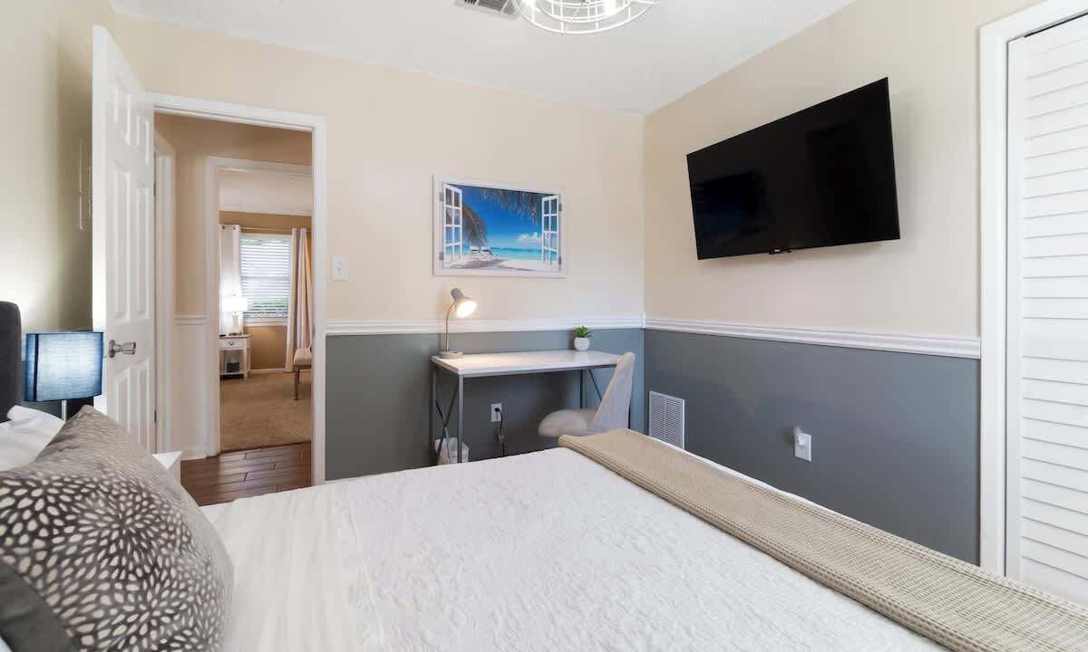 Photo of Bedroom in Myrtle Grove
