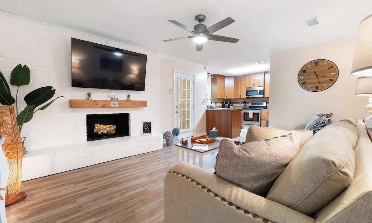 Photo of Livingroom in Myrtle Grove