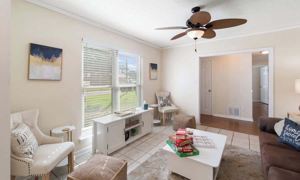 Photo of Livingroom in Myrtle Grove