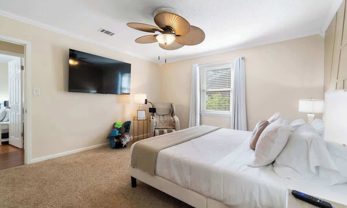 Photo of Bedroom in Myrtle Grove