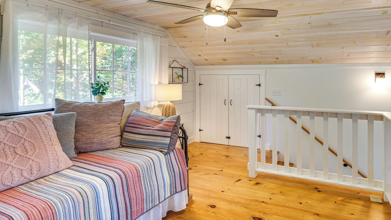 Photo of Livingroom in Sandy Point
