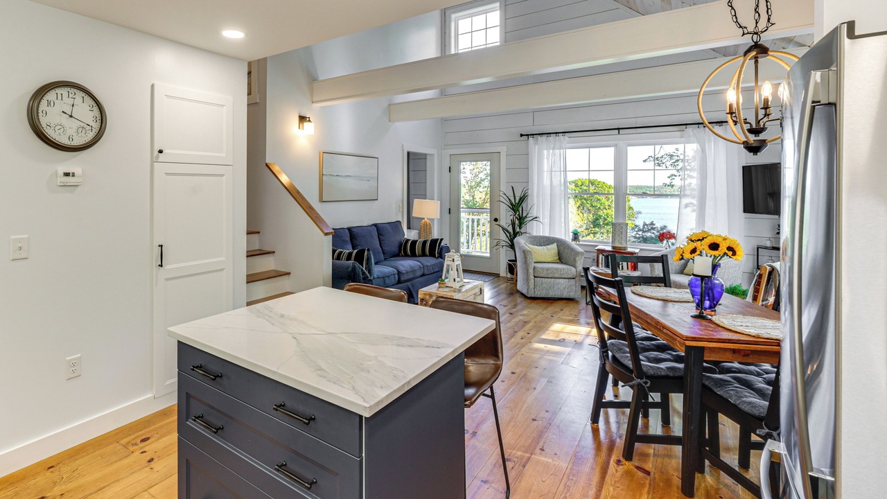 Photo of Livingroom in Sandy Point
