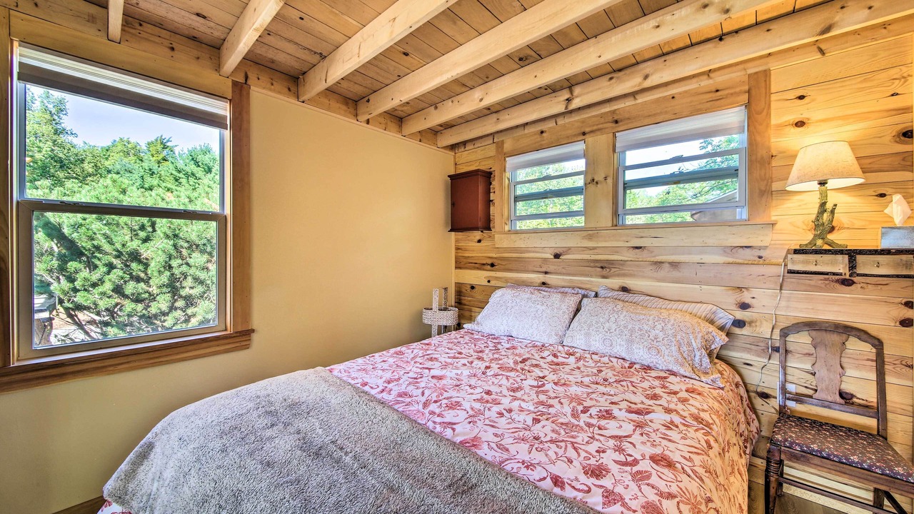 Photo of Bedroom in Oakland
