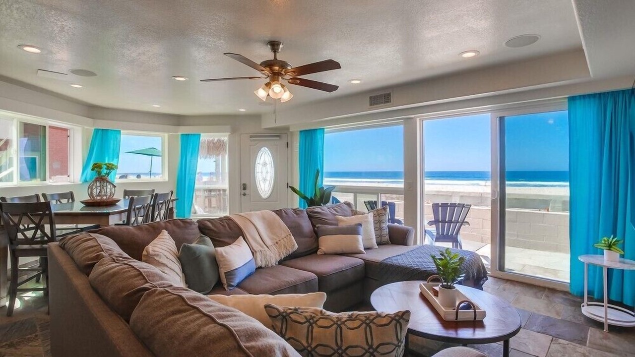 Photo of Livingroom in Central Mission Beach