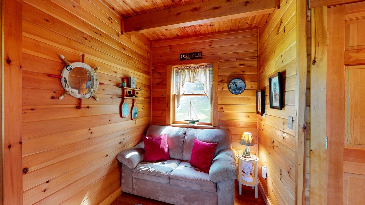 Photo of Livingroom in Oakland