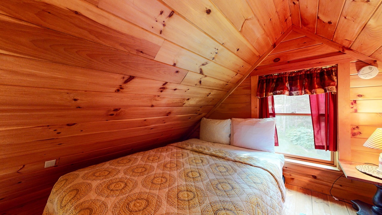Photo of Bedroom in Oakland