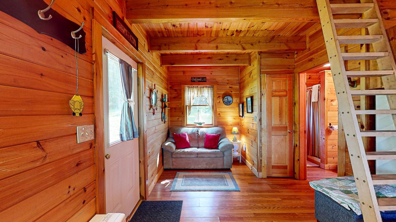 Photo of Livingroom in Oakland
