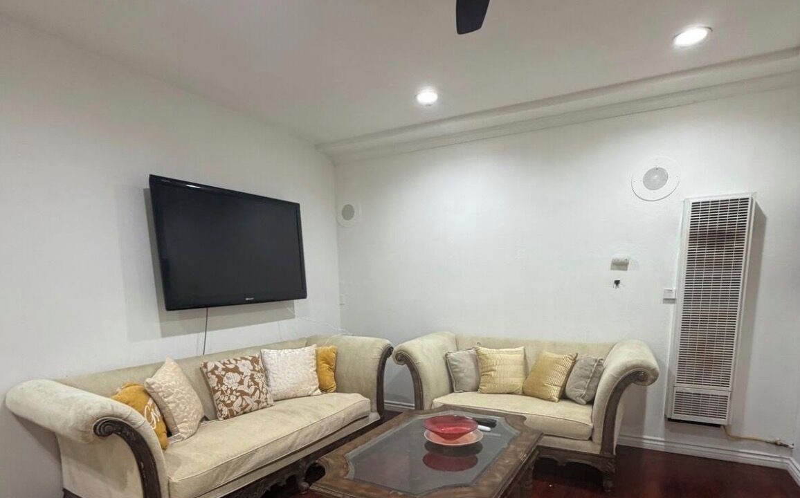 Photo of Livingroom in Anaheim Colony Historic District