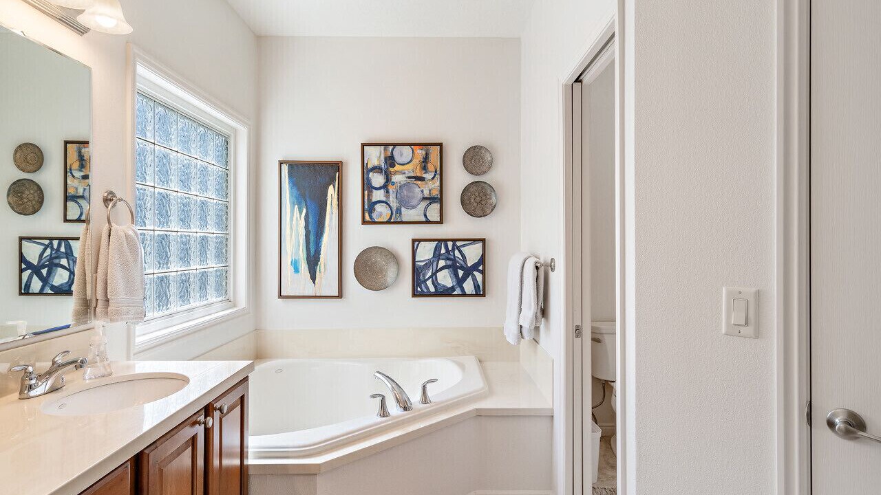 Photo of Bathroom in Garden City