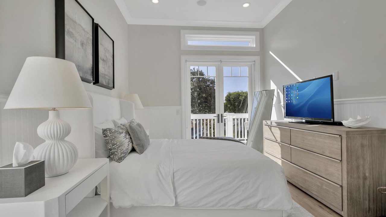 Photo of Bedroom in Balboa Peninsula