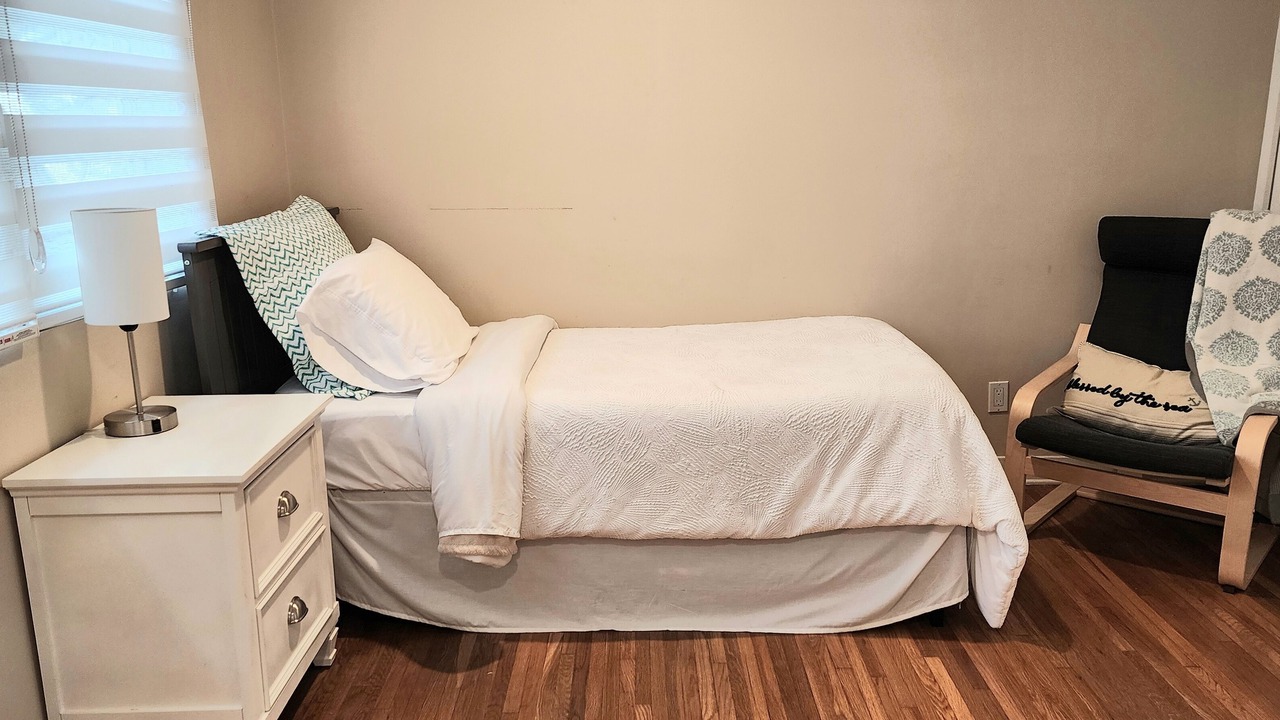 Photo of Bedroom in Belmont Shore