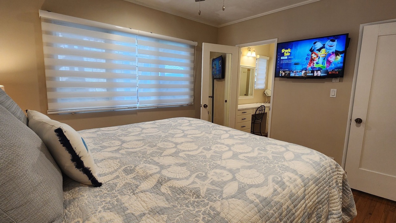 Photo of Bedroom in Belmont Shore