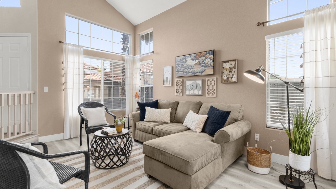 Photo of Livingroom in Spring Valley