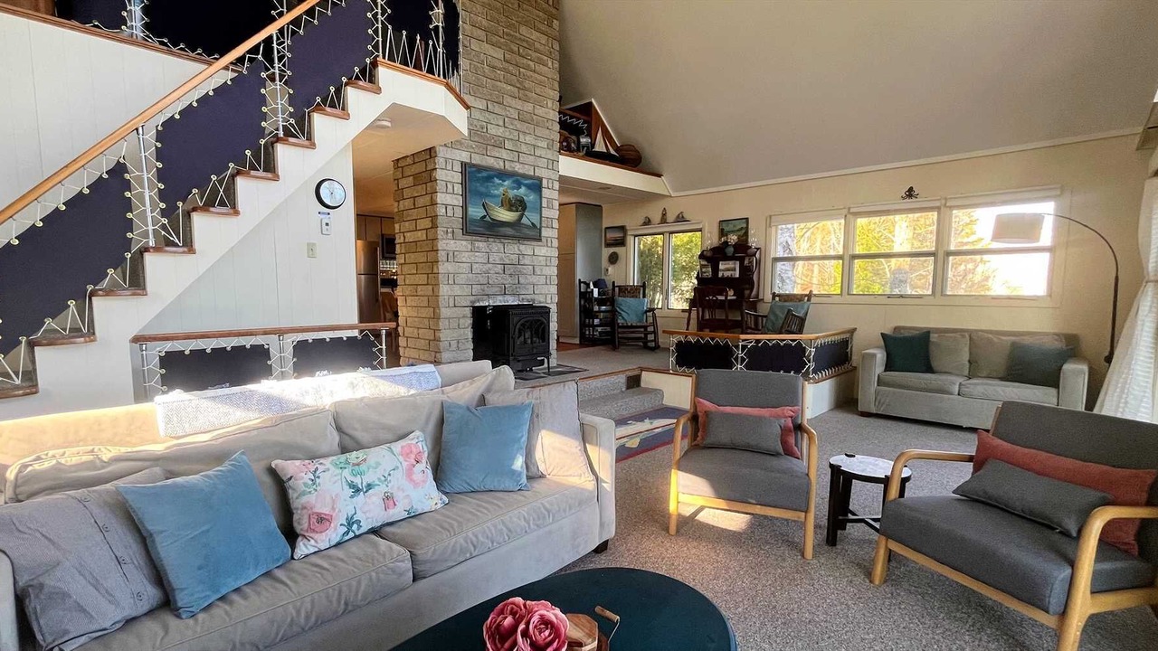 Photo of Livingroom in Salsbury Cove